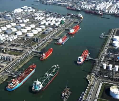 Oil and Gas Marine Terminals: Operation, Management and Safety