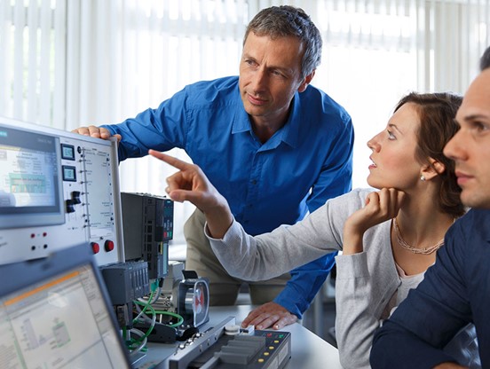 Programmable Logic Controller (PLC) Operations, Maintenance and Troubleshooting (Siemens)