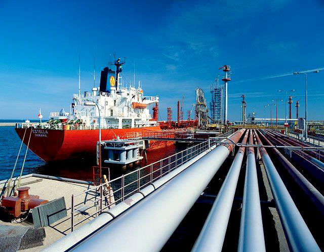 Liquid Bulk Cargo Handling: CRUDE OIL & LNG: Storage, Separation, Loading, Unloading, Marine Operations, Dehydration, Desalting, Measurement and Calculations