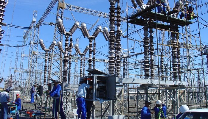 تشغيل وصبانة المعدات بمحطات التحويل الكهربائية
